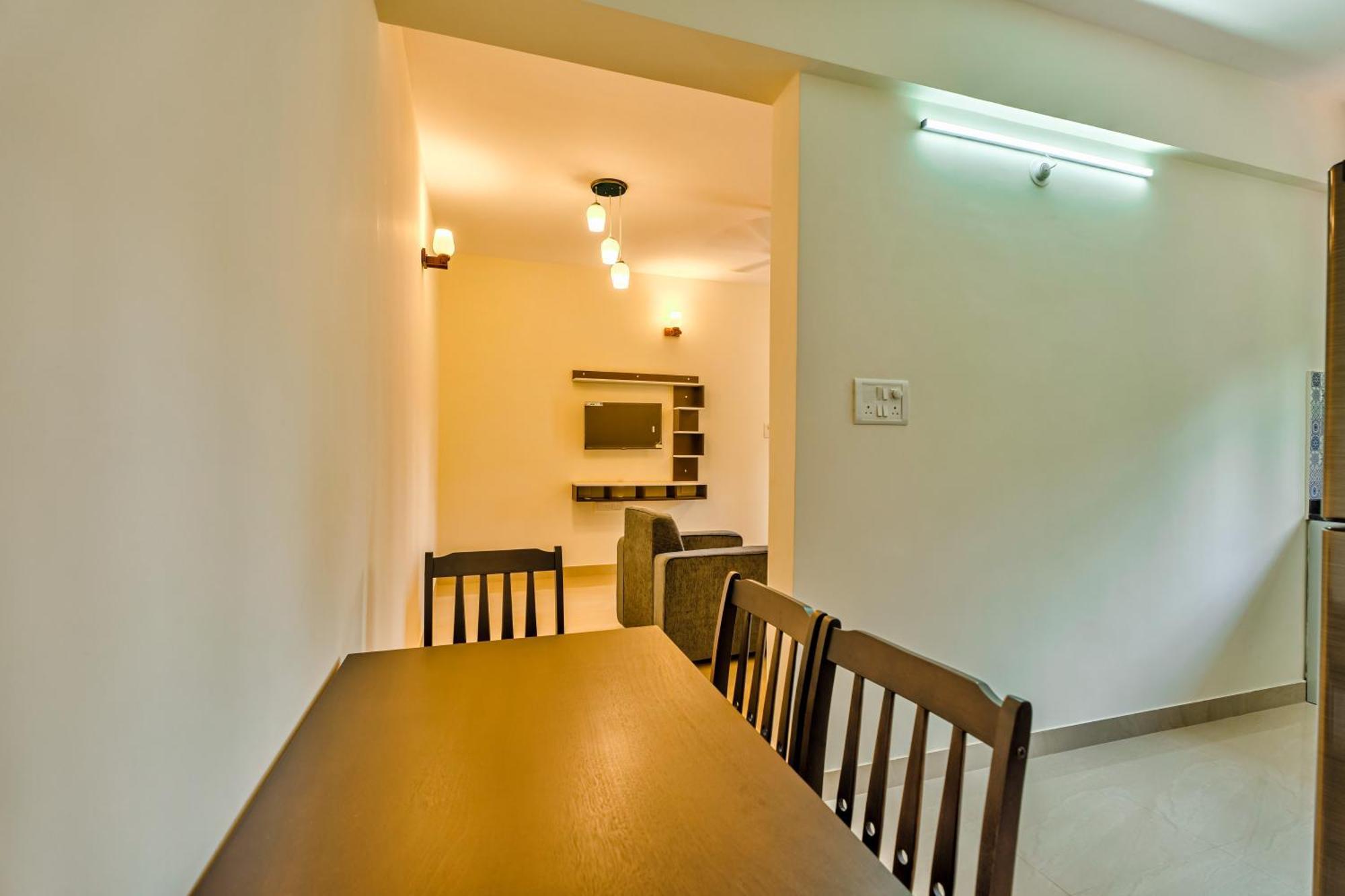 Luxury Apartment *